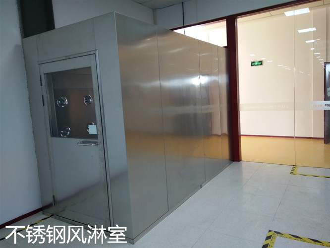 鶴崗風淋室價格:SC(QS)認證風淋室的應(yīng)用為何如此受重視